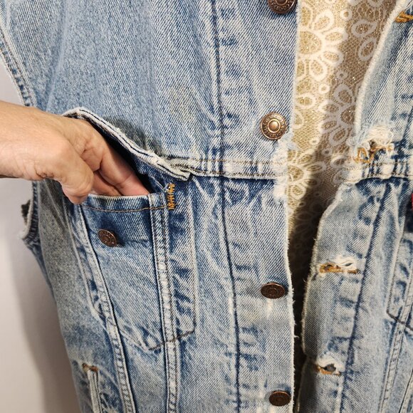 Levi's Mens Size Large Blue Denim Distressed Shredded Trucker Vest Jacket Grunge - Picture 9 of 14